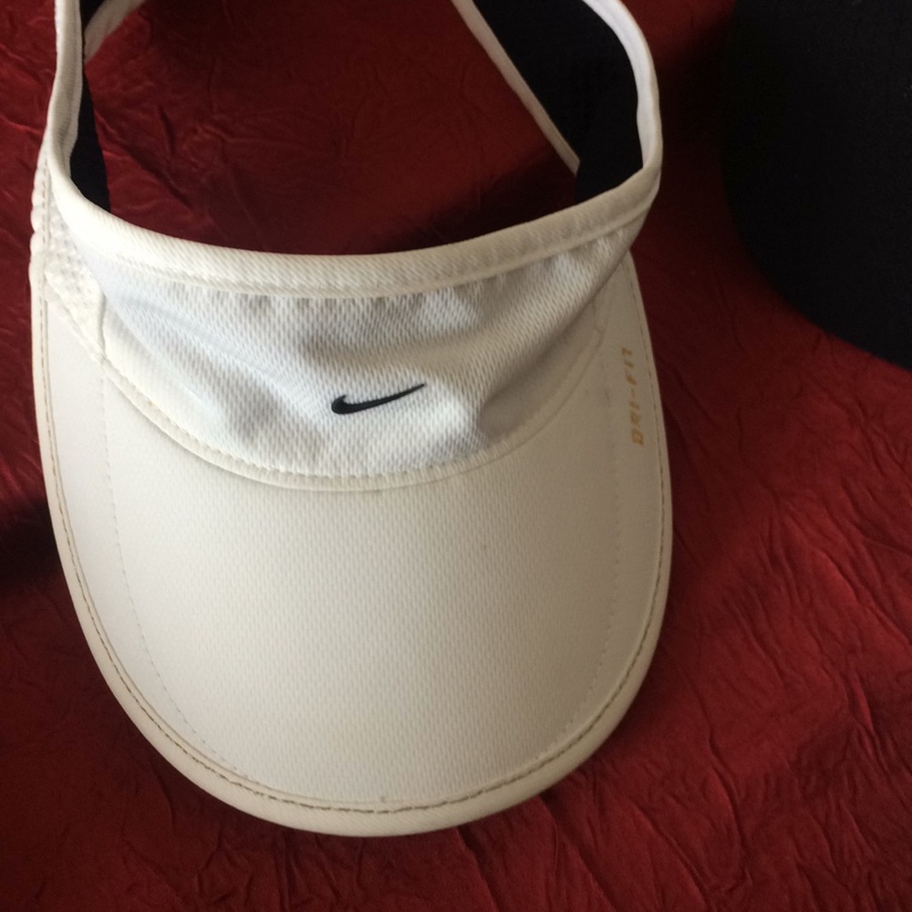 Women's hat 3 pcs final price - Picture 4 of 8